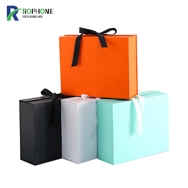 Kotak hamper kadbod dengan penutup
