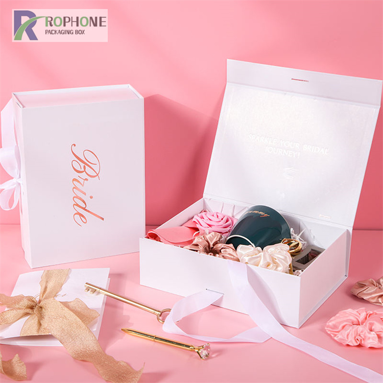 kotak hadiah kertas lipat