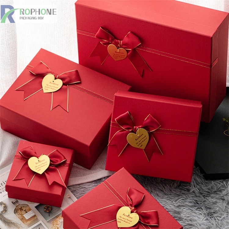 Kotak hadiah misteri kejutan