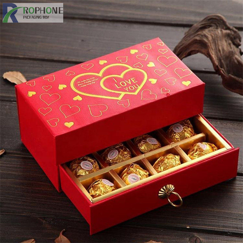 Kotak coklat bercetak